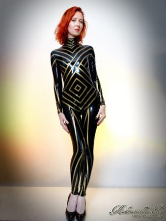 Découverte de Mademoiselle Ilo, une créatrice Française de tenues Latex et Fetish sublimes - NXPL
